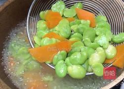 蚕豆米炒鸡蛋的做法图解5