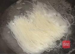 蛤蜊清汤米粉的做法图解2