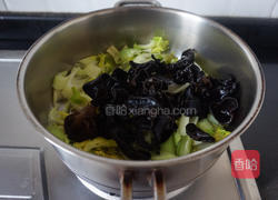 西芹木耳炒肉片的做法图解6