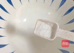 肉丸鸡蛋面的做法图解1