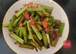 芹菜炒百合的做法图解7