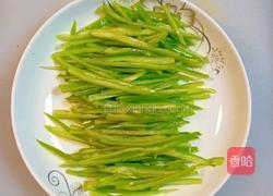 辣椒炒肉丝的做法图解1