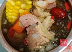 胡萝卜山药排骨汤的做法图解4