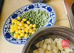 Illustration of how to make ginkgo green beans and fried lilies 1