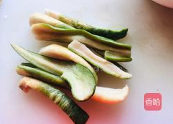 萝卜干蒸腊肉的做法图解1