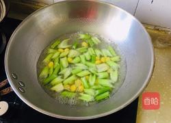 西芹炒白果的做法图解3