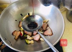 萝卜干炒腊肉的做法图解5