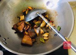 萝卜干炒腊肉的做法图解9