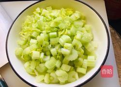 生渍芹菜心的做法图解2