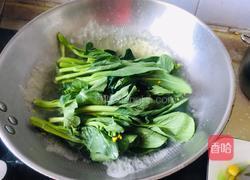 蒜炒芥兰的做法图解1