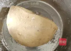 Illustration of how to make crispy twists 1