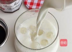 树莓酱奶咖的做法图解8