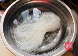 鸭血粉丝煲的做法图解1