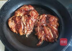 滑蛋鸡腿盖饭的做法图解5