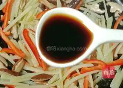 Illustration of Stir-fried Potatoes with Mushrooms 11