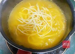 酸汤面条的做法图解3