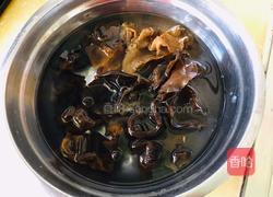莲花白木耳过油肉的做法图解3
