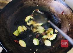 西葫芦木耳炒鸡蛋的做法图解3