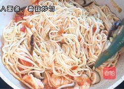 番茄虾仁香菇炒面的做法图解8