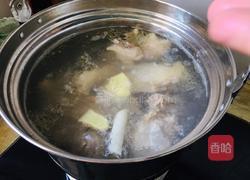 玉米胡萝卜炖土鸡的做法图解4