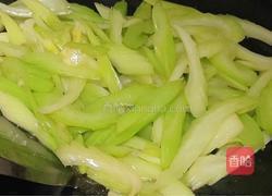 肉片炒西芹的做法图解6