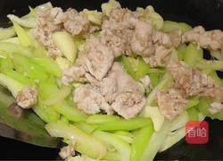 肉片炒西芹的做法图解7
