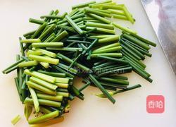 韭菜苔炒牛肉的做法图解1