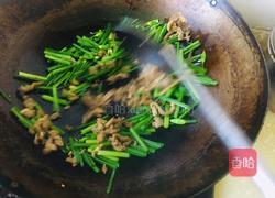 韭菜苔炒牛肉的做法图解4