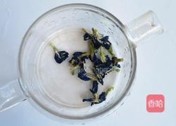 蝶豆花冻撞豆乳的做法图解1