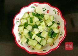 藕丁炒火腿的做法图解4