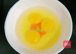 香肠鸡蛋炒意面的做法图解2