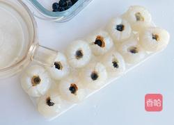 荔枝蓝莓气泡饮的做法图解3