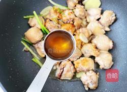 香菇栗子焖鸡翅的做法图解6