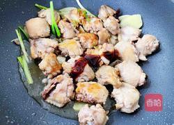 香菇栗子焖鸡翅的做法图解7