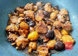 香菇栗子焖鸡翅的做法图解16