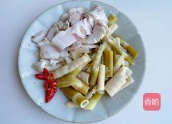 嫩笋炒五花肉的做法图解1