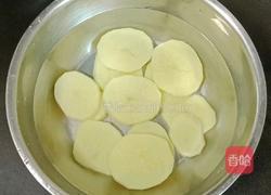 培根蒸土豆的做法图解1