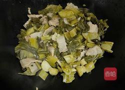 五花肉炒酸菜的做法图解6