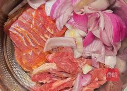 花费10元的上班美味便当丨西红柿炒蛋白灼娃娃菜照烧洋葱炒牛肉的做法图解5