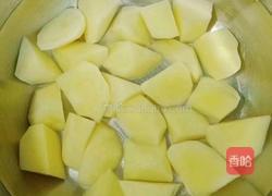 番茄土豆烧牛肉的做法图解2