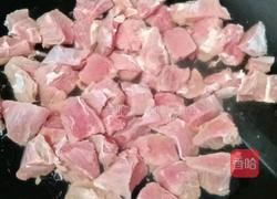 牛肉烧萝卜的做法图解1