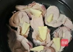 芹菜炒鸡胗的做法图解2