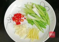 芹菜炒鸡胗的做法图解7