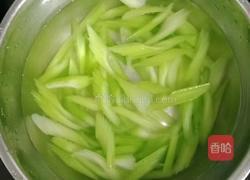 西芹炒牛肉的做法图解6