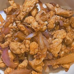 低脂低卡还好吃的洋葱炒鸡胸肉的做法[图]