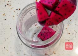 火龙果蜂蜜奶昔的做法图解2