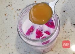 火龙果蜂蜜奶昔的做法图解4