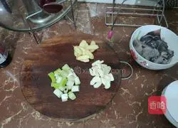 Illustration of how to make tomato squid slices 3