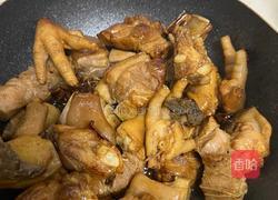 猪脚排骨明虾煲的做法图解3