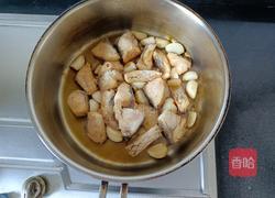 蒜头焖鱼块的做法图解8